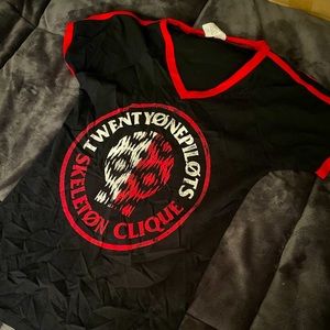 Twenty One Pilots Skeleton Clique tee